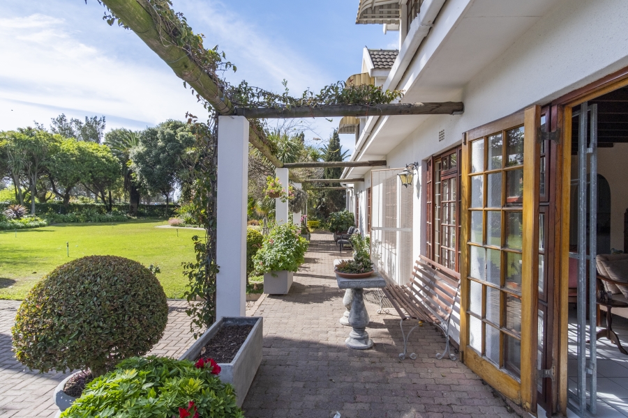 6 Bedroom Property for Sale in Schaap Kraal Western Cape
